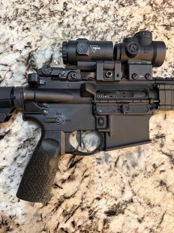 Daniel Defense DDM4V7 Pro Trijicon MRO HD + 3XMag