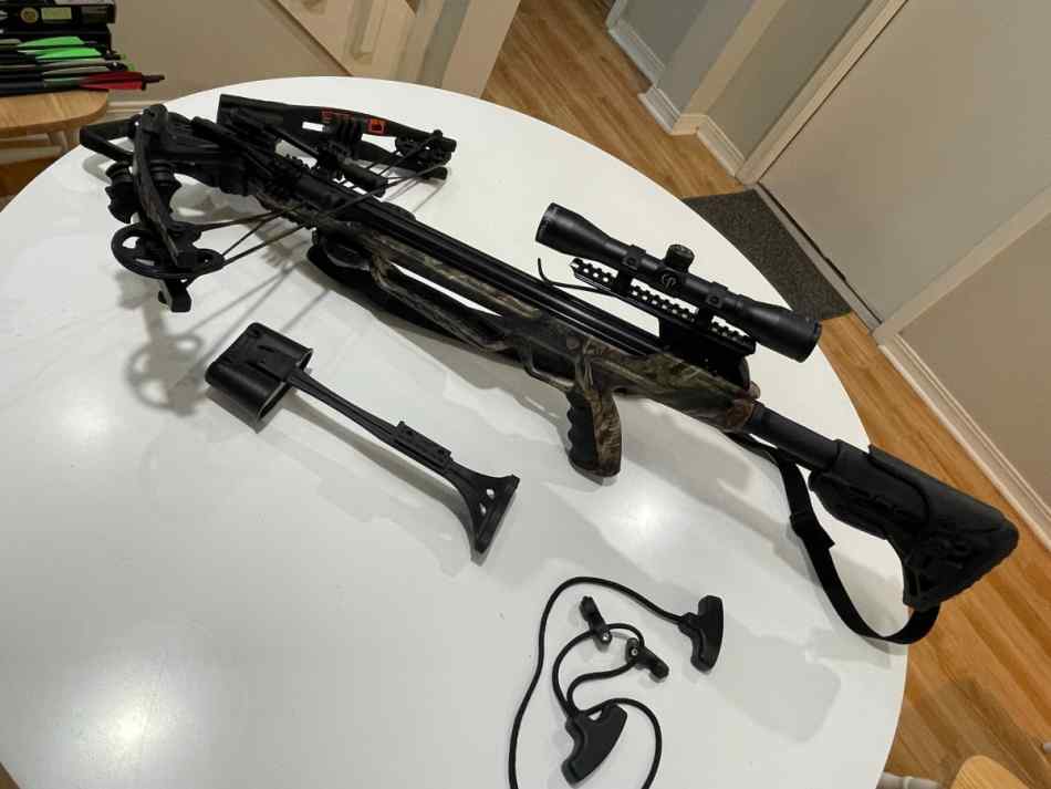 crossbow - Center Point Mercenary Whisper 390