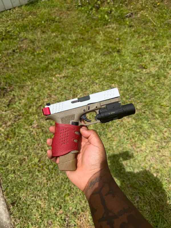 Custom Glock 19