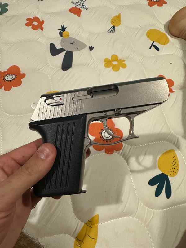 Detonics Pocket 9