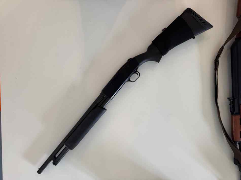 Mossberg 20 Gauge Pump Shotgun — Like New 